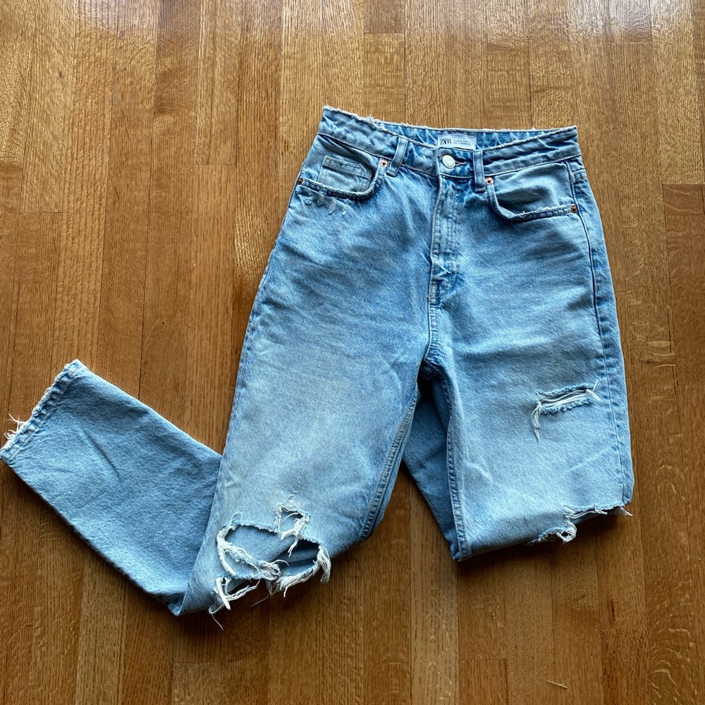 Zara Ripped Jeans - Picture 2 of 6
